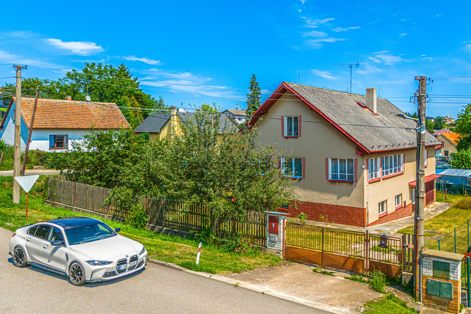 Prodej rodinného domu 350 m²,  pozemek 607 m², Netvořice - Benešov