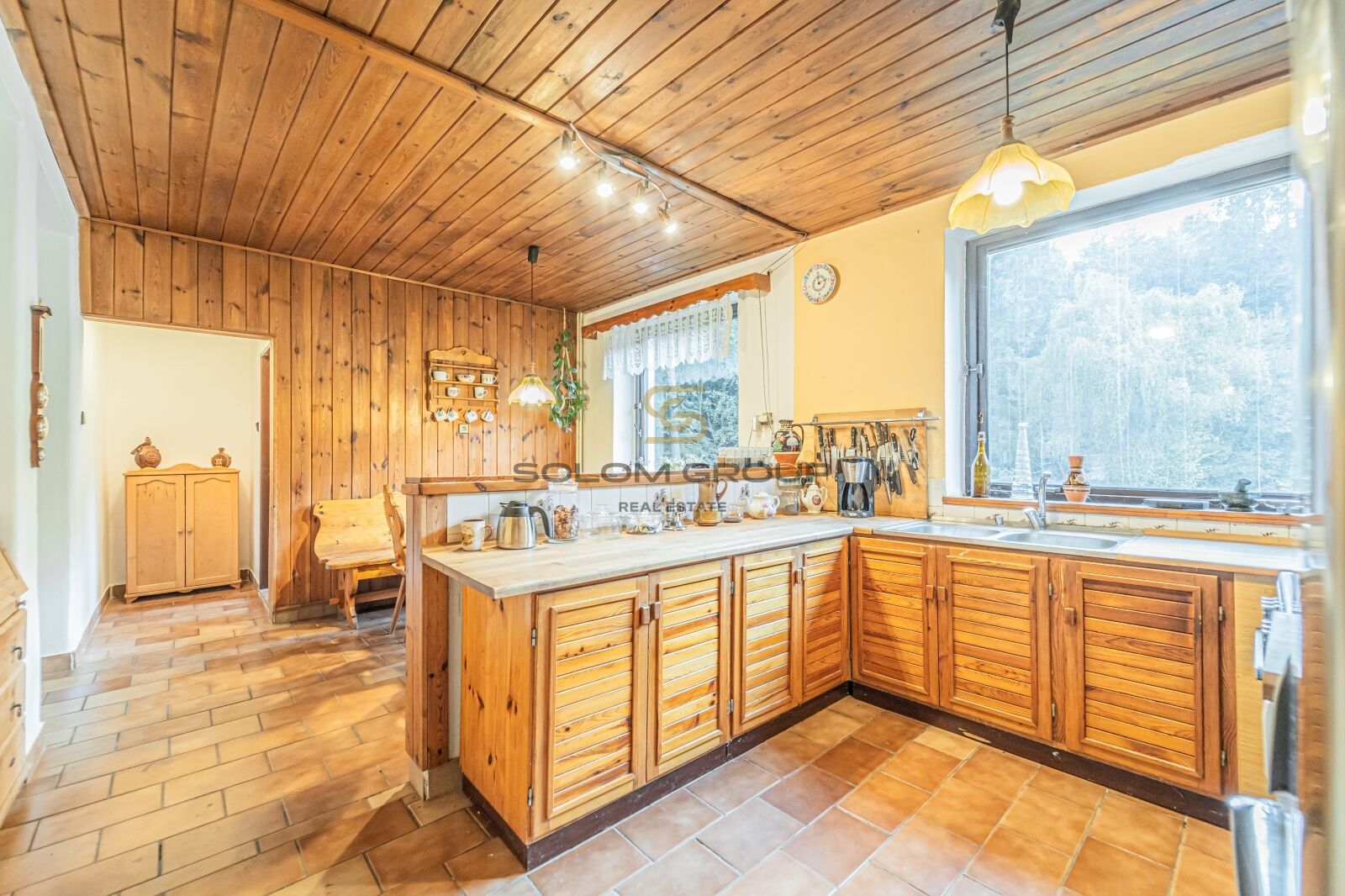 Prodej rodinného domu 6+1 s lesem, rybníky a bazénem – Hostomice pod Brdy, okres Beroun