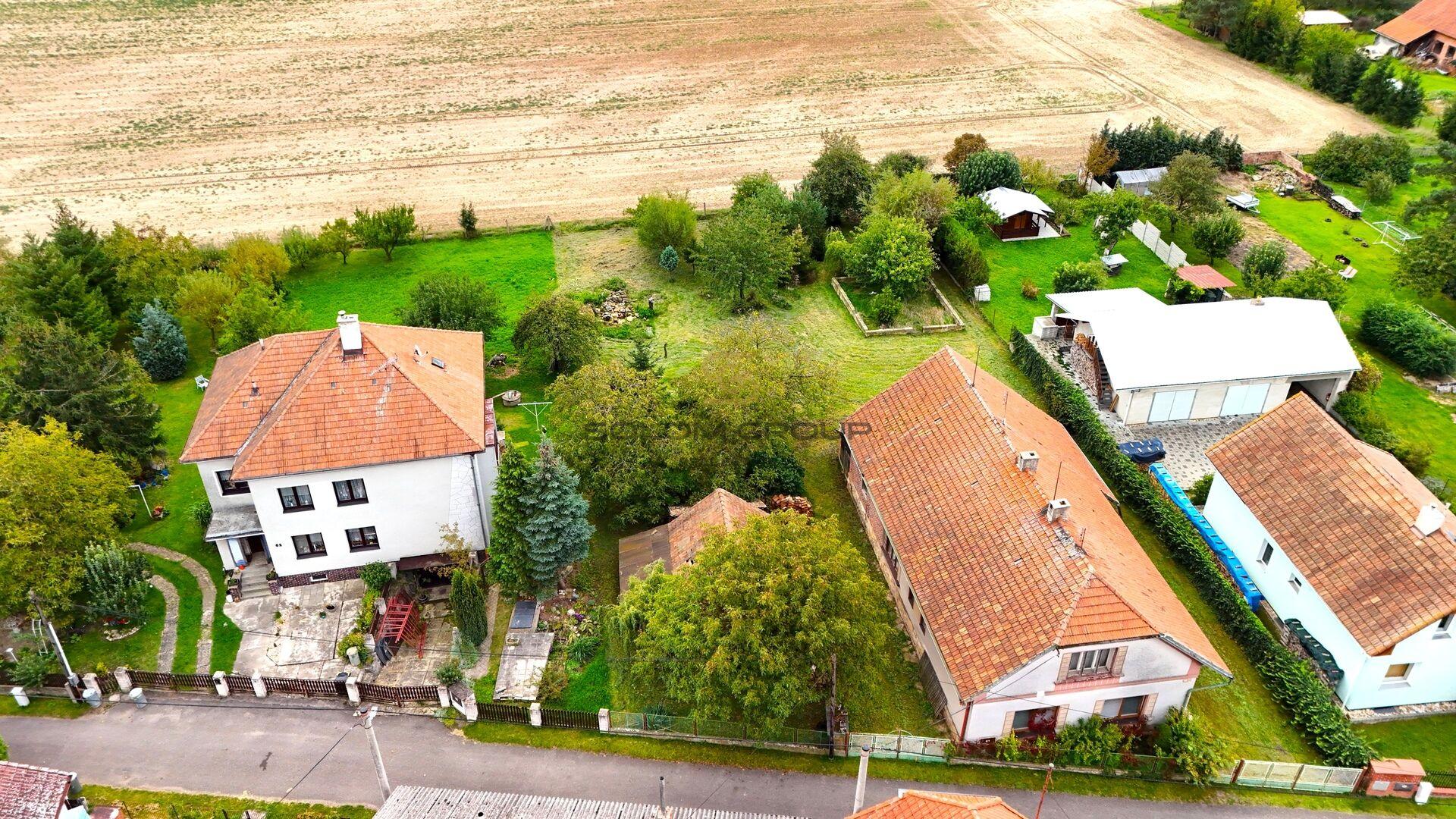 Prodej pozemku k výstavbě RD, 1276 m2, Barchůvek, Měník