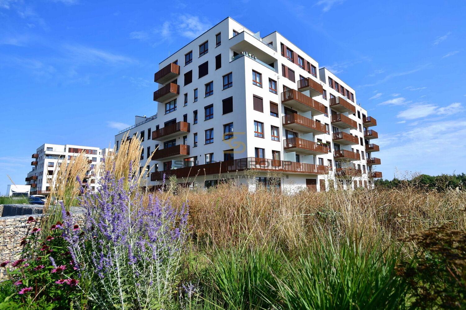 Pronájem bytu 2+kk/Balkón, 57 m², 5NP, parkovací stání, sklep, Novostavba, Praha  - Dolní Měcholupy