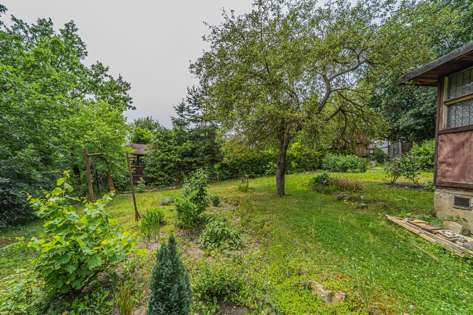 Prodej chaty, 1+kk, Hrdlořezy, pozemek o výměře 431 m²