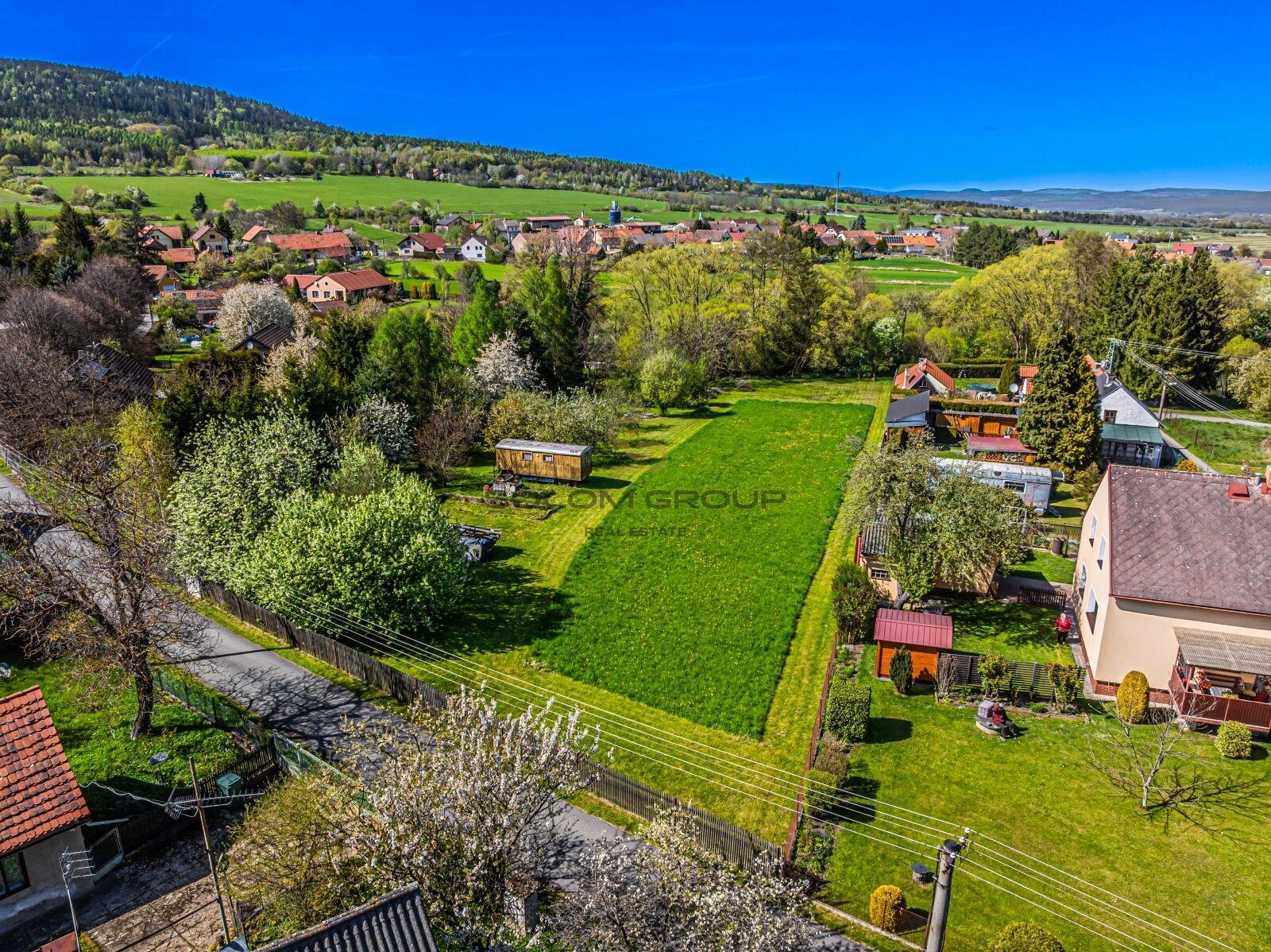 Prodej stavebního pozemku o výměře 4.472 m², Běštín - Hostomice, okr. Beroun