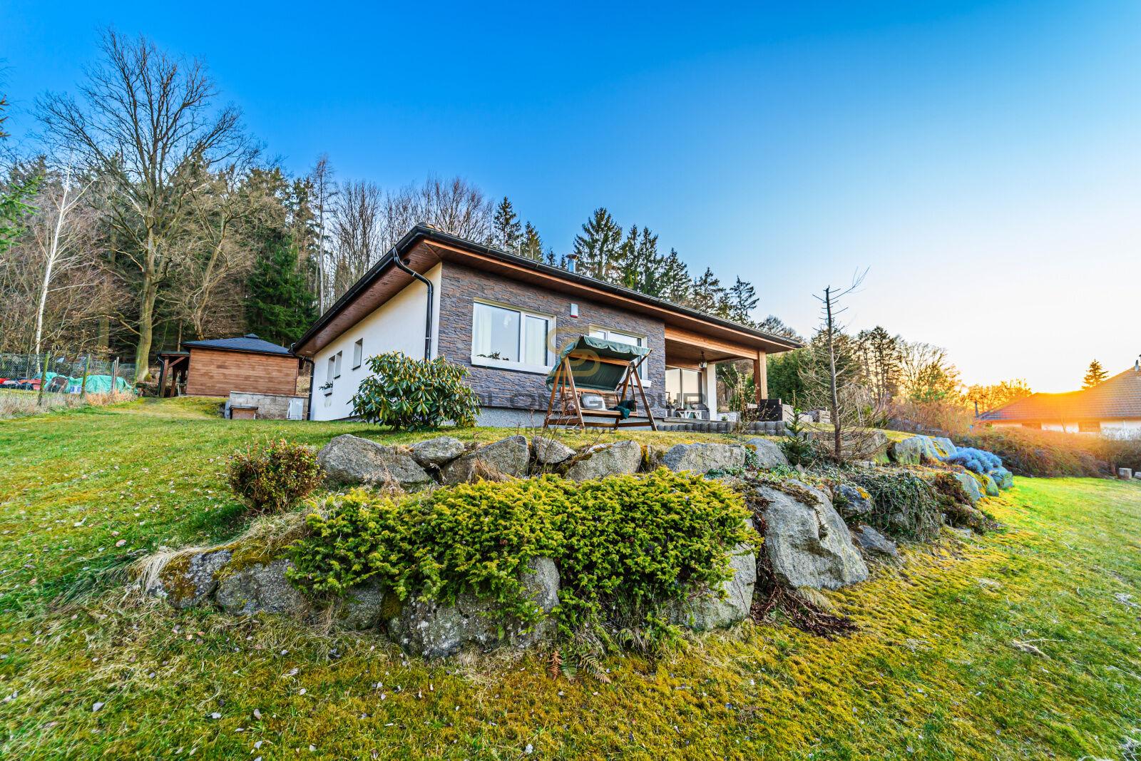 Prodej rodinného domu 4+kk, 155 m² s přilehlým lesem a pozemkem 1713 m², Rabyně - Benešov
