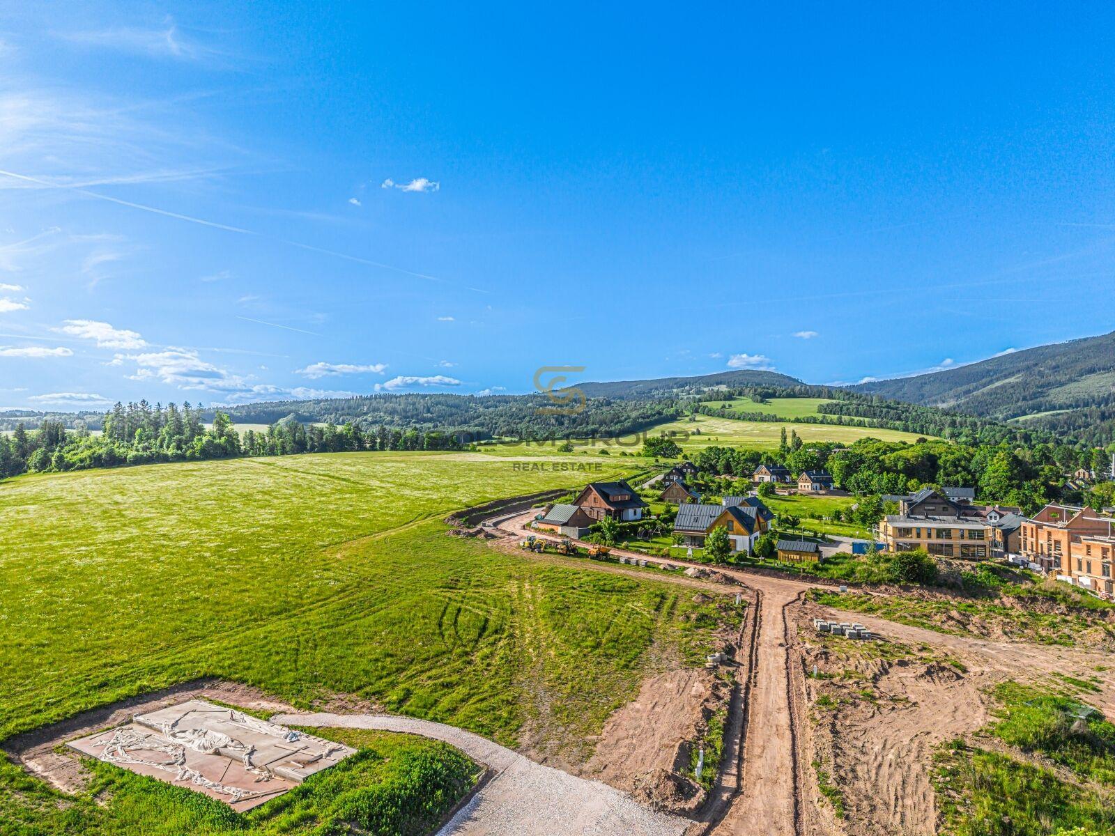 Prodej stavebního pozemku, 2.117 m², veškeré inženýrské sítě, Krkonoše