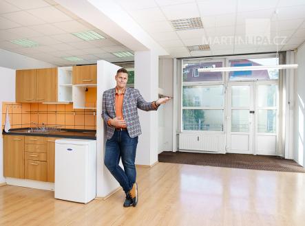 Prodej obchodní prostor, 99 m²