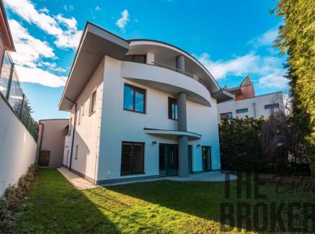 Prodej - dům/vila, 466 m²