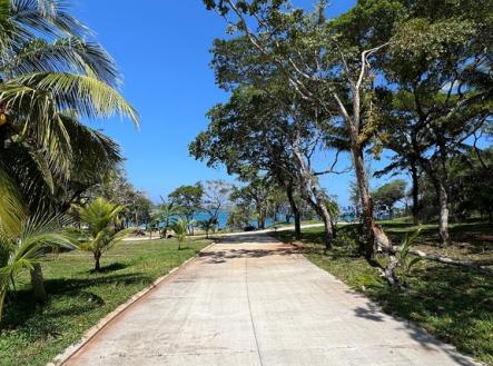 Paya Bay Beach Lot 10B Diamond rock, Roatan