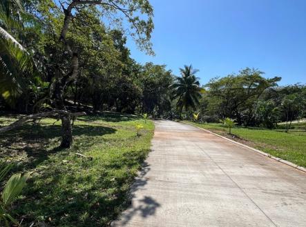 Paya Bay Beach Lot 10B Diamond rock, Roatan