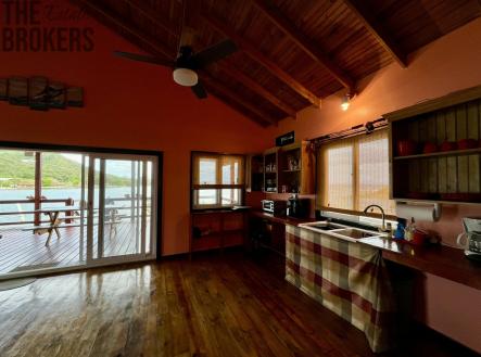 Waterfront Home with Boat Calabash Point