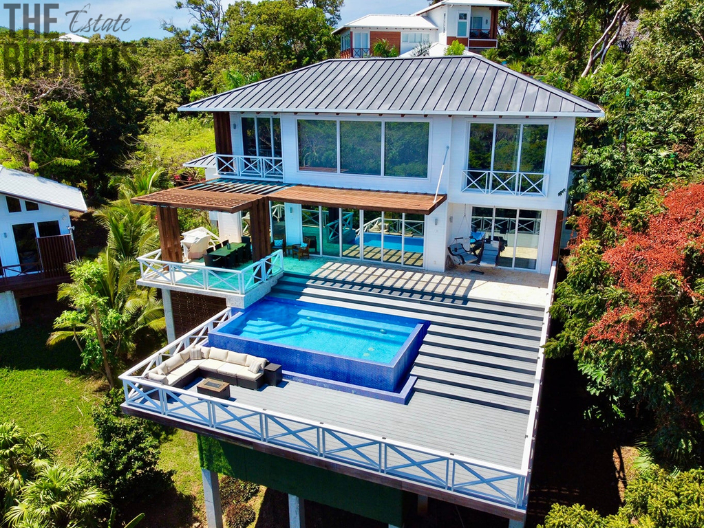 LUXURY 3BD & 3.5BT Home First Bight, Roatan
