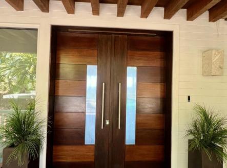 LUXURY 3BD & 3.5BT Home First Bight, Roatan