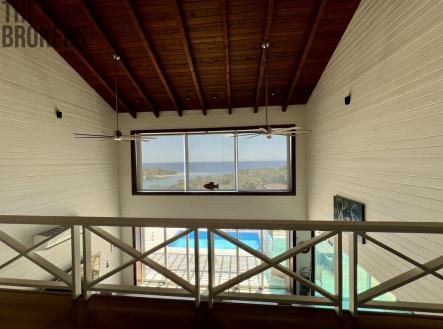 LUXURY 3BD & 3.5BT Home First Bight, Roatan