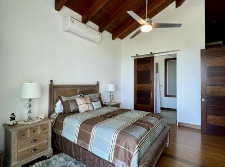 LUXURY 3BD & 3.5BT Home First Bight, Roatan