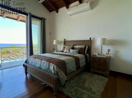 LUXURY 3BD & 3.5BT Home First Bight, Roatan