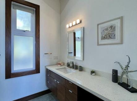 LUXURY 3BD & 3.5BT Home First Bight, Roatan