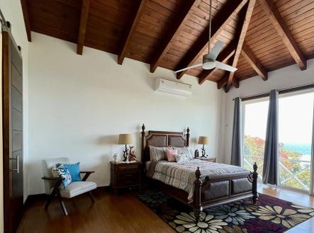 LUXURY 3BD & 3.5BT Home First Bight, Roatan