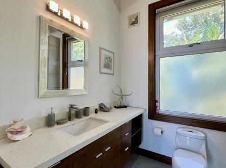 LUXURY 3BD & 3.5BT Home First Bight, Roatan