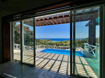 LUXURY 3BD & 3.5BT Home First Bight, Roatan