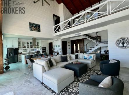 LUXURY 3BD & 3.5BT Home First Bight, Roatan