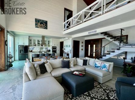 LUXURY 3BD & 3.5BT Home First Bight, Roatan