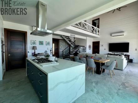 LUXURY 3BD & 3.5BT Home First Bight, Roatan