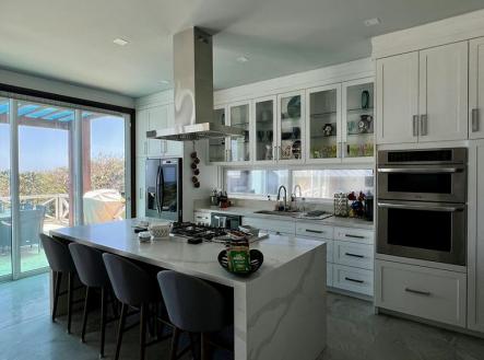 LUXURY 3BD & 3.5BT Home First Bight, Roatan