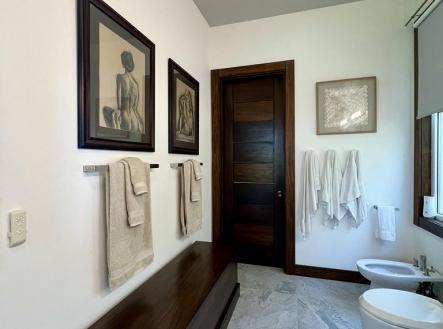 LUXURY 3BD & 3.5BT Home First Bight, Roatan