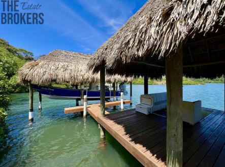 LUXURY 3BD & 3.5BT Home First Bight, Roatan