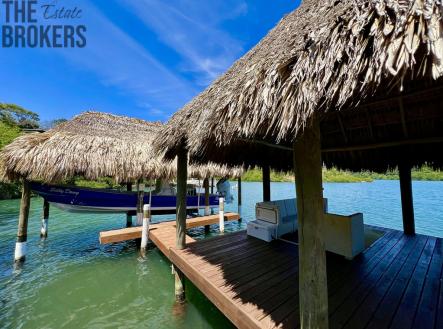 LUXURY 3BD & 3.5BT Home First Bight, Roatan