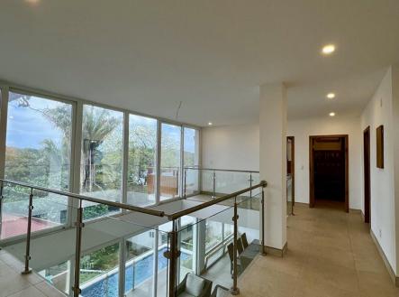 The Marina Home, 5BD & 4BT Jonesville Point, Roatan