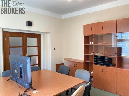 Pronájem kanceláře, 100 m²