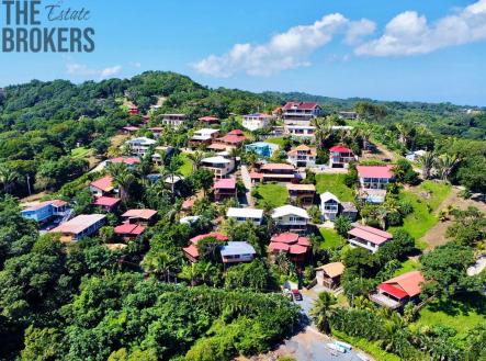 Blue House Czech Village, Roatan
