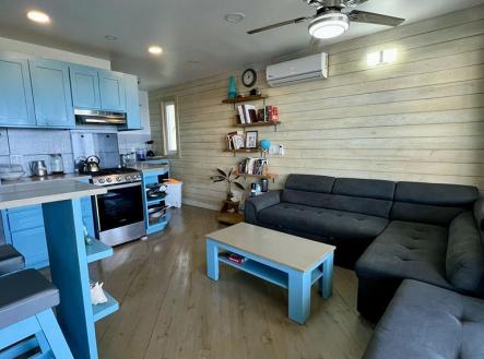 Blue House Czech Village, Roatan