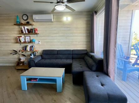 Blue House Czech Village, Roatan