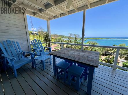 Blue House Czech Village, Roatan