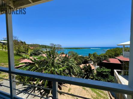 Blue House Czech Village, Roatan