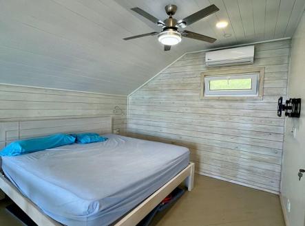 Blue House Czech Village, Roatan