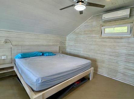 Blue House Czech Village, Roatan