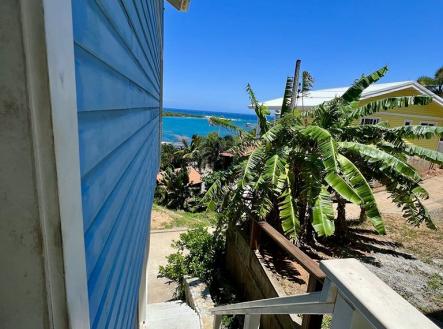 Blue House Czech Village, Roatan