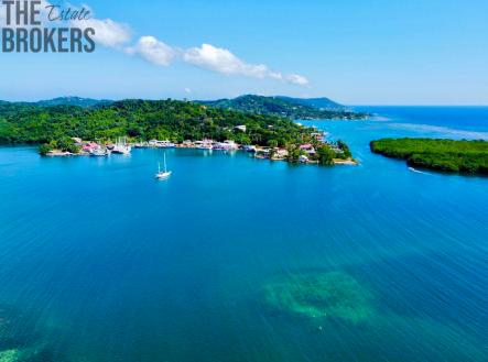 Blue House Czech Village, Roatan