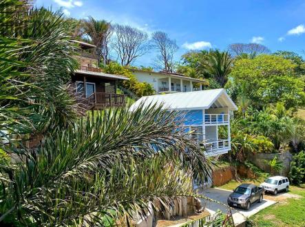 Blue House Czech Village, Roatan