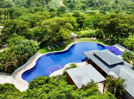 2BD&2BT Wooden Bungalow Diamond Hill Resort, Roatan