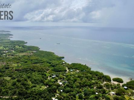2BD&2BT Wooden Bungalow Diamond Hill Resort, Roatan