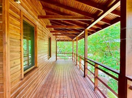 2BD&2BT Wooden Bungalow Diamond Hill Resort, Roatan