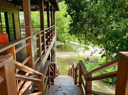 2BD&2BT Wooden Bungalow Diamond Hill Resort, Roatan