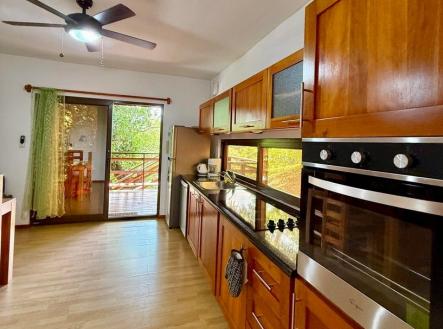 2BD&2BT Wooden Bungalow Diamond Hill Resort, Roatan