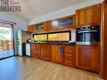 2BD&2BT Wooden Bungalow Diamond Hill Resort, Roatan