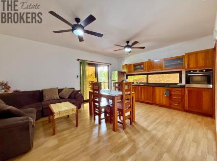 2BD&2BT Wooden Bungalow Diamond Hill Resort, Roatan