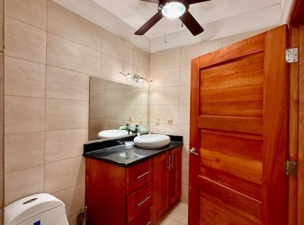 2BD&2BT Wooden Bungalow Diamond Hill Resort, Roatan