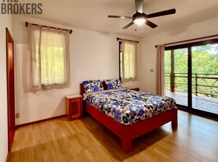 2BD&2BT Wooden Bungalow Diamond Hill Resort, Roatan